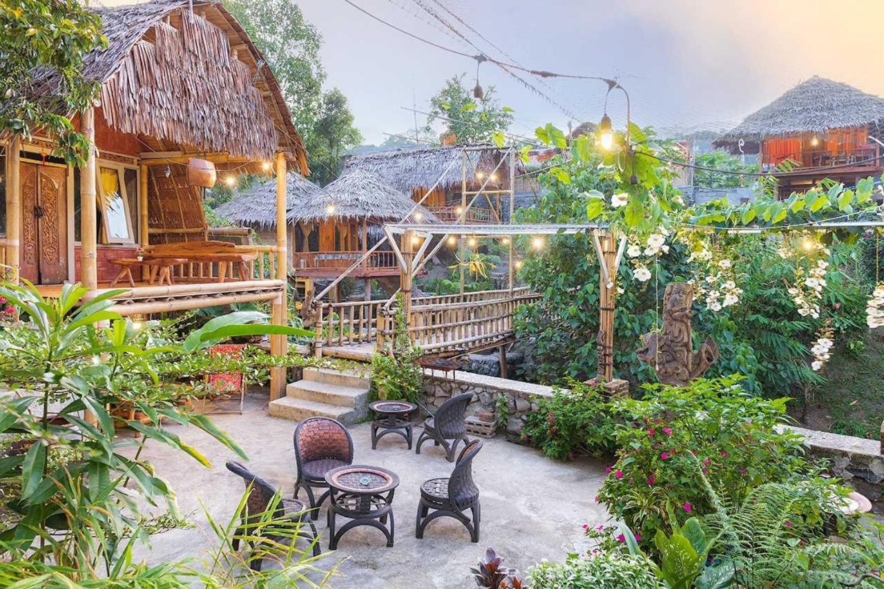 Onong'S Homestay & Cafe Tomohon Exterior photo