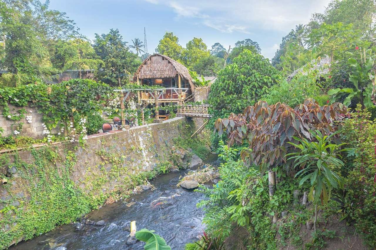 Onong'S Homestay & Cafe Tomohon Exterior photo